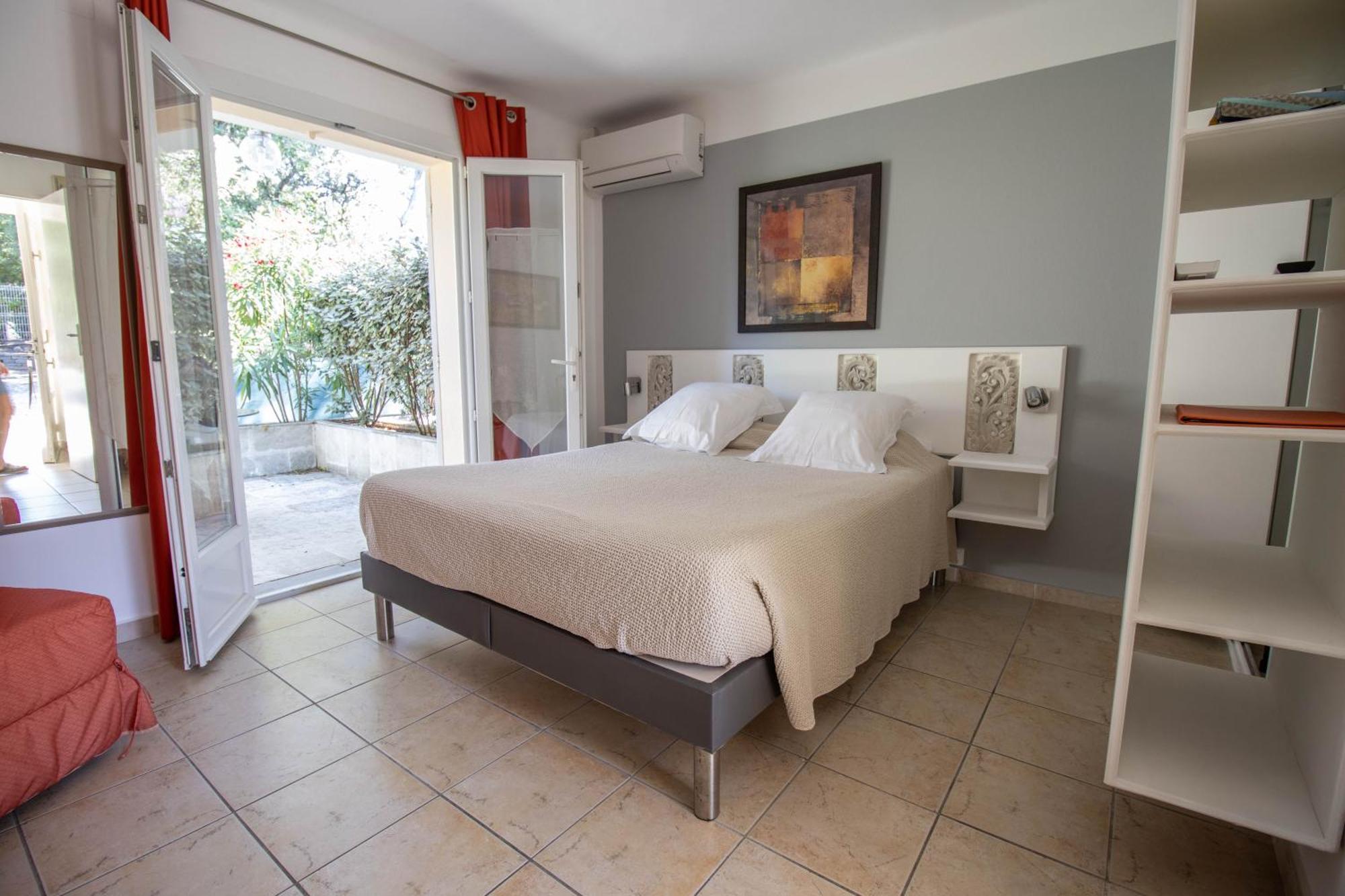 Athena Motel Saint Aygulf Kültér fotó