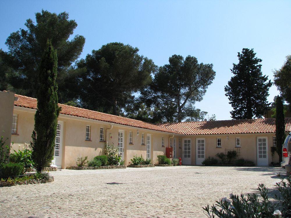 Athena Motel Saint Aygulf Kültér fotó